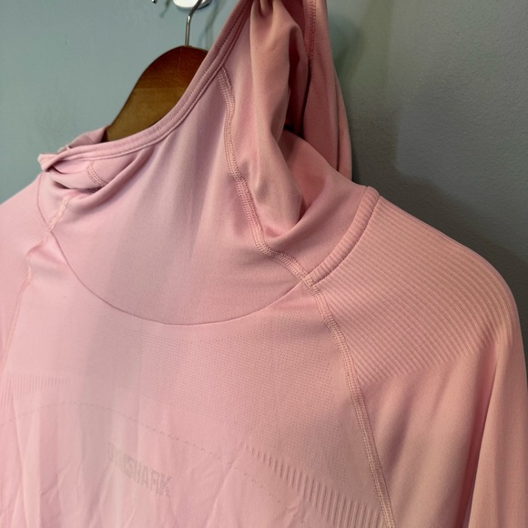 GYMSHARK Breeze Lightweight Seamless Hoodie in Shell Pink. Size Large ? - Picture 3 of 11